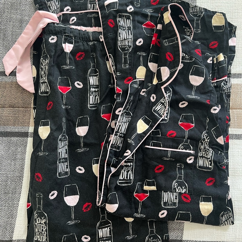 Women's Wine-Themed Pajama Set - Black and Pink